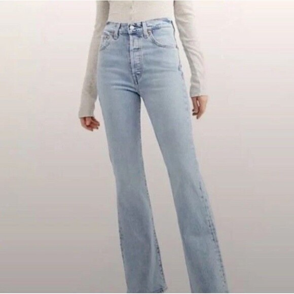 Levi’s Premium Ribcage Flare Light Jeans Size 28 - Picture 1 of 11